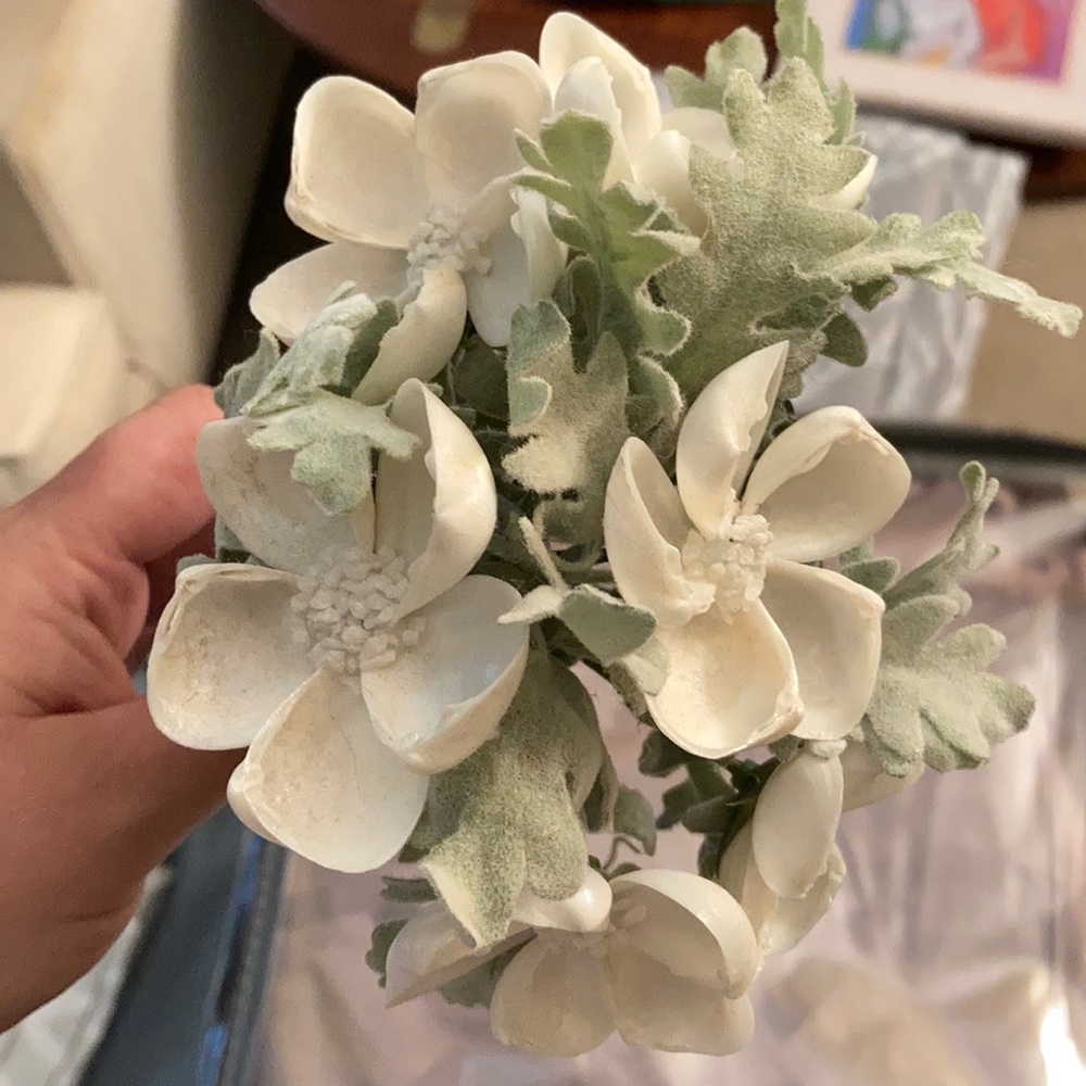 Bridal shell bouquet! Needs TLC!